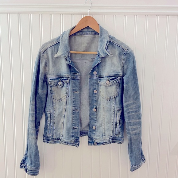 Zara Jackets & Blazers - Zara basic denim jacket